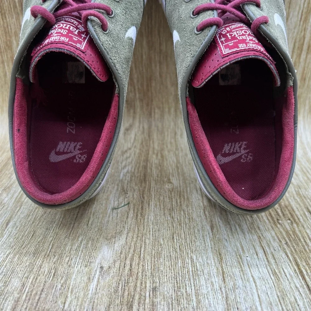 Nike SB Zoom Stefan Janoski Men's Size 7 Olive‎ Green Burgundy Shoes 333824-216